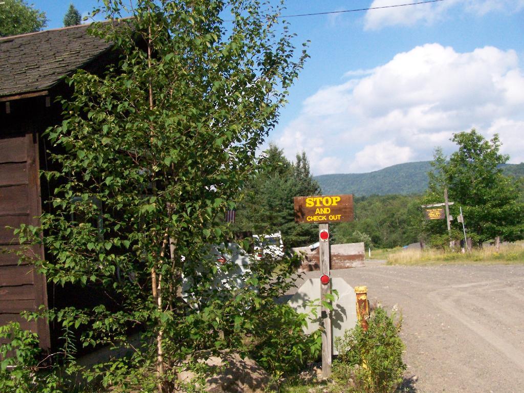 Photo: Stop and Check Out Photo: Stop and Check Out