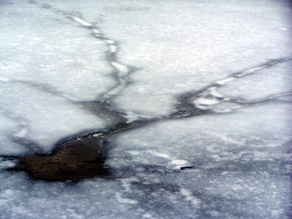 Photo: Crack in the Ice