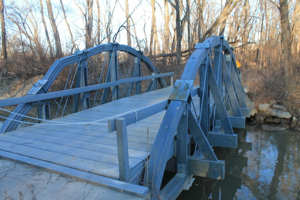 Photo: The Bridge Really Doesn't Look that Damaged Photo: The Bridge Really Doesn't Look that Damaged