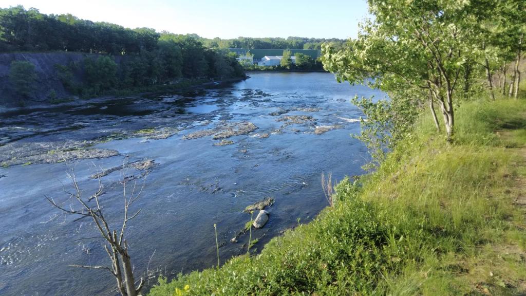 Photo: Low head dam Photo: Low head dam
