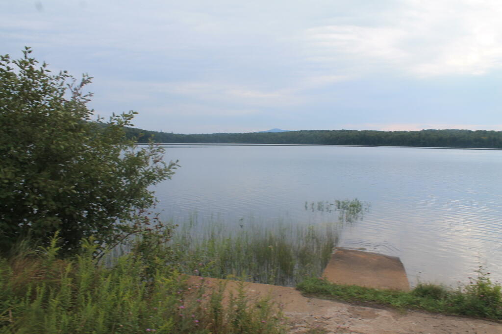 Photo: Horseshoe Lake Photo: Horseshoe Lake