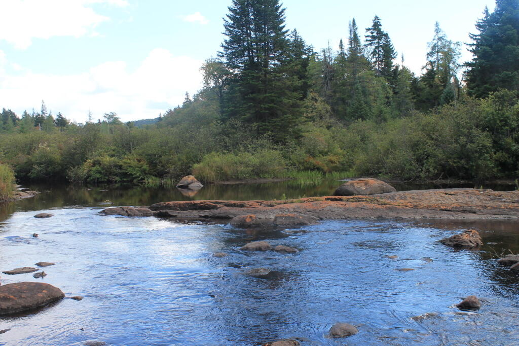 Photo: Natural Rock Dam at End of Red River Photo: Natural Rock Dam at End of Red River