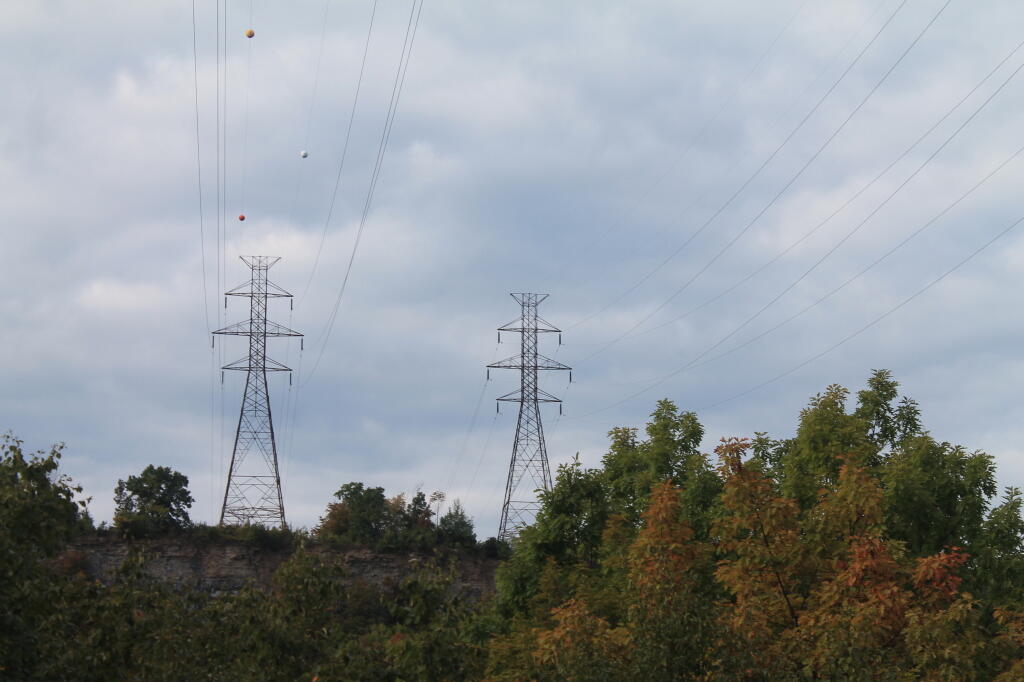 Photo: Canadian Power Towers Photo: Canadian Power Towers