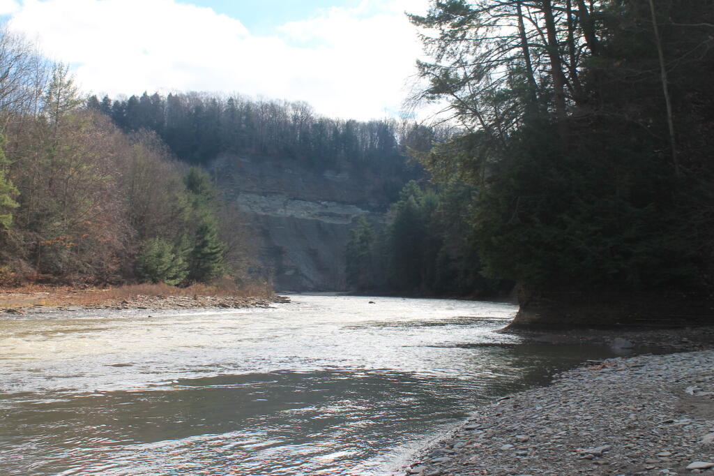 Photo: Eastward in Canyon Photo: Eastward in Canyon