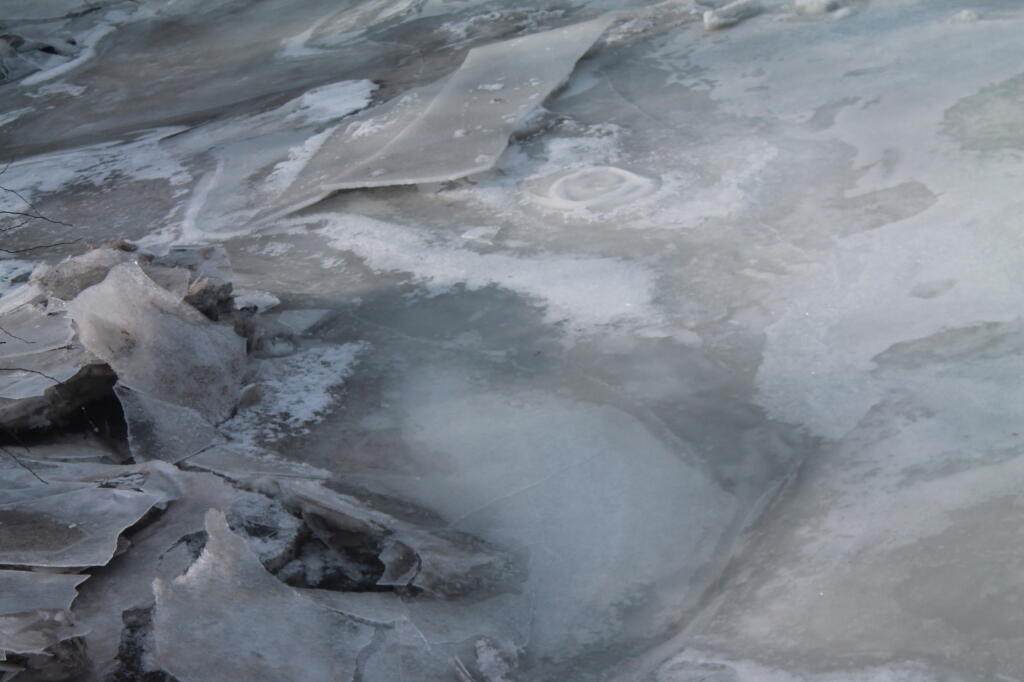 Photo: Ice Photo: Ice