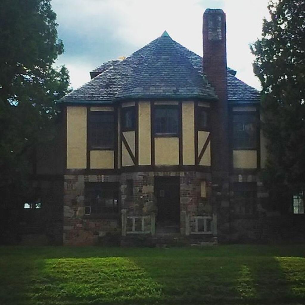 Photo: Tudor House on Holland Ave Photo: Tudor House on Holland Ave